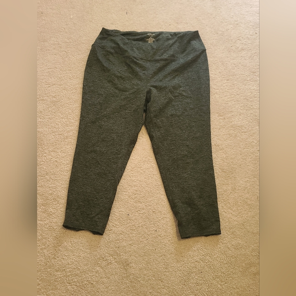 NWOT Torrid Gray Leggings with Elastic Waistband